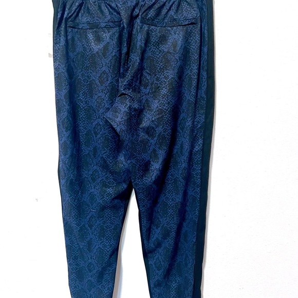 Athleta Brooklyn Blue phyton Jogger Sweatpants workwear, travel 8 - Picture 4 of 6